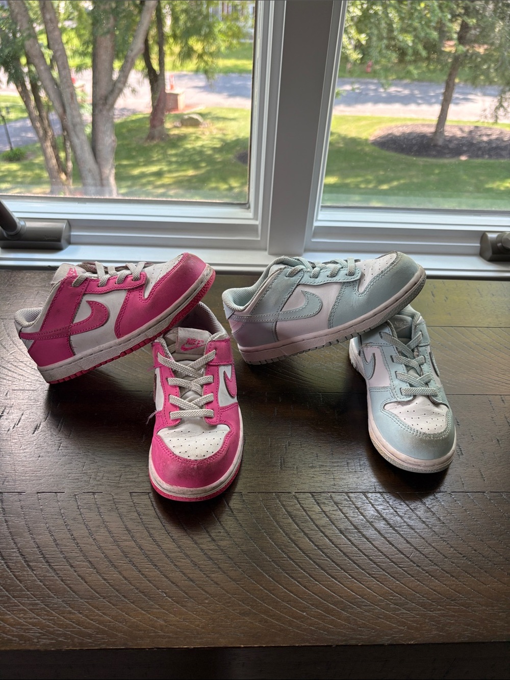 Nike Kids Low-Top Sneakers in Pink and Light Teal